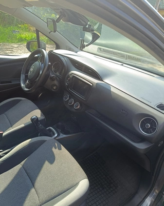 Toyota Yaris cena 54999 przebieg: 72000, rok produkcji 2020 z Warszawa małe 232